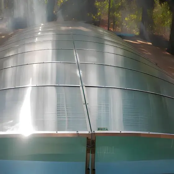Cobertura Retrátil para Piscina em Atibaia SP Cobertura Retrátil para Piscina em Atibaia SP — Cobertura com calha lateral para escoamento