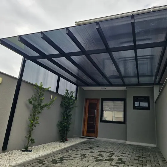 Pergolado Fixo de Ferro em Atibaia SP — Cobertura com estrutura metálica reforçada
