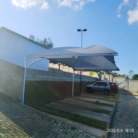 Sombreadores para Veículos em Atibaia SP — Instalação em fachada comercial