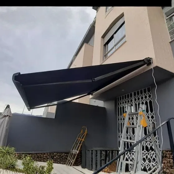 Toldo Articulado Manual ou Motorizado - Toldos Atibaia