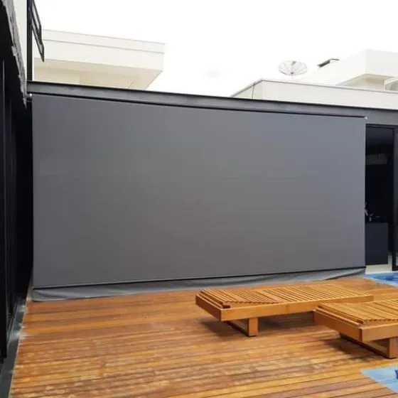 Toldo Cortina Fechamento Vertical em Atibaia SP — Cobertura em área de piscina